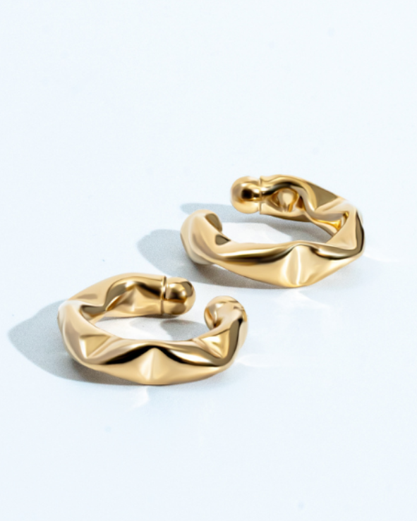 Sabrina Molten Twist Ear Cuff